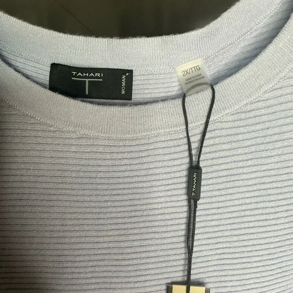 Tahari Soft Gray Ribbed Sweater - Picture 4 of 8